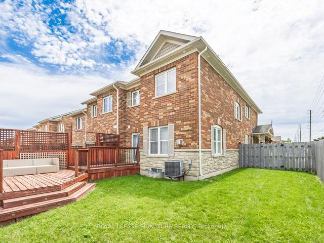 141 Beer Cres, House attached with 4 bedrooms, 3 bathrooms and 3 parking in Ajax ON | Image 25