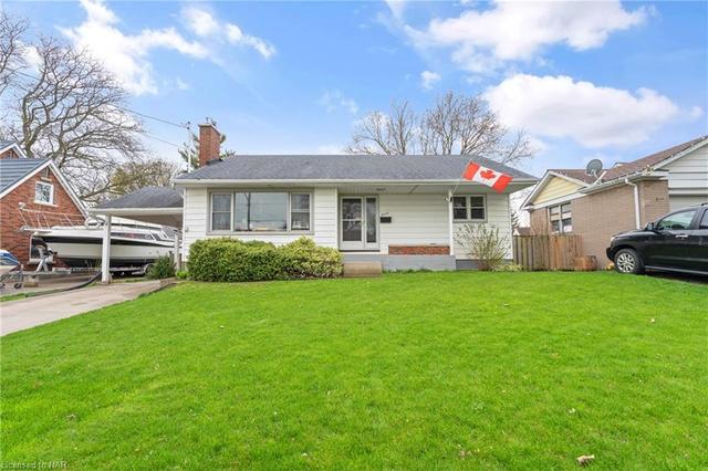 6018 Carman Street, House detached with 3 bedrooms, 1 bathrooms and 4 parking in Niagara Falls ON | Image 1