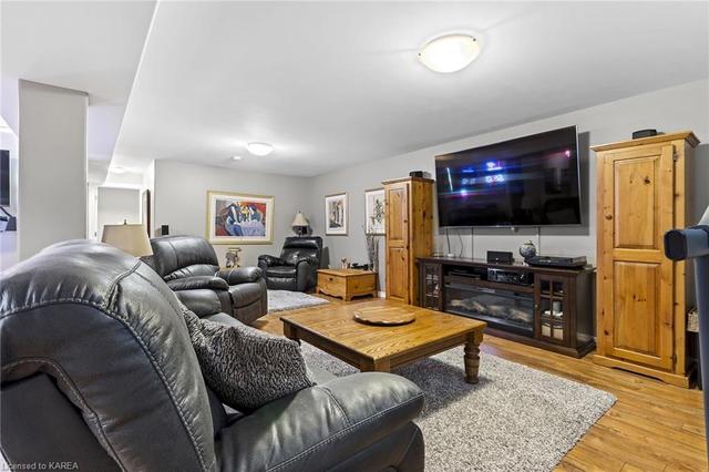 814 Kananaskis Drive, House detached with 5 bedrooms, 3 bathrooms and 4 parking in Kingston ON | Image 20