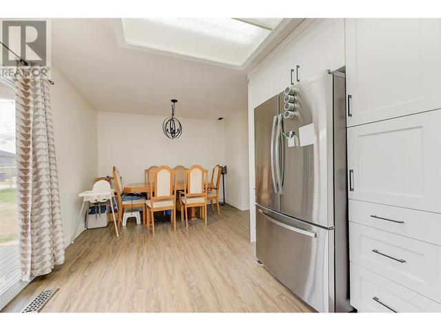 467 33 Highway E, House detached with 2 bedrooms, 2 bathrooms and 5 parking in Kelowna BC | Image 4