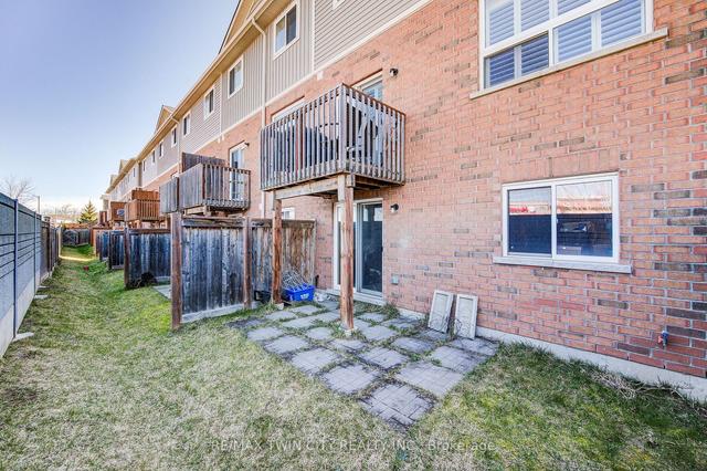 28 - 100 Chester Dr, Townhouse with 3 bedrooms, 3 bathrooms and 3 parking in Cambridge ON | Image 30