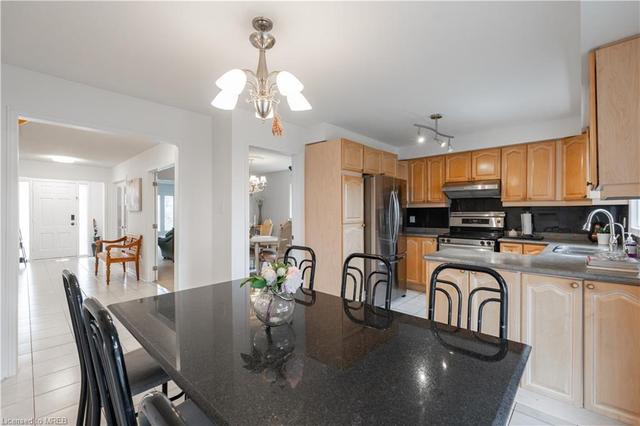 952 Summerbreeze Court, House detached with 4 bedrooms, 3 bathrooms and 6 parking in Mississauga ON | Image 3