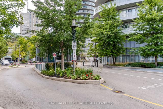 2008 - 50 Absolute Ave, Condo with 2 bedrooms, 2 bathrooms and 1 parking in Mississauga ON | Image 12