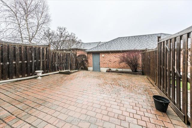 29 Staynor Cres, House attached with 3 bedrooms, 3 bathrooms and 3 parking in Markham ON | Image 20