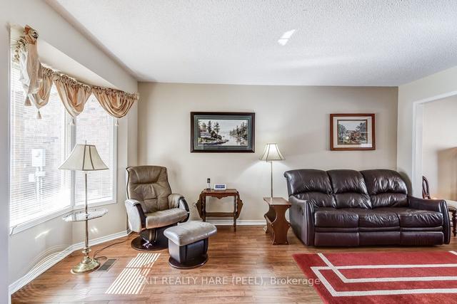 119 Major Wm. Sharpe Dr, House detached with 3 bedrooms, 2 bathrooms and 5 parking in Brampton ON | Image 36