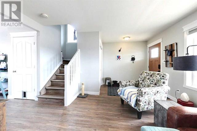 716 8 Avenue Sw, House detached with 3 bedrooms, 2 bathrooms and 2 parking in Slave Lake AB | Image 7