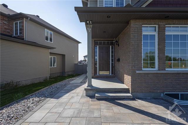 935 Rotary Way, House detached with 4 bedrooms, 4 bathrooms and 3 parking in Ottawa ON | Image 2
