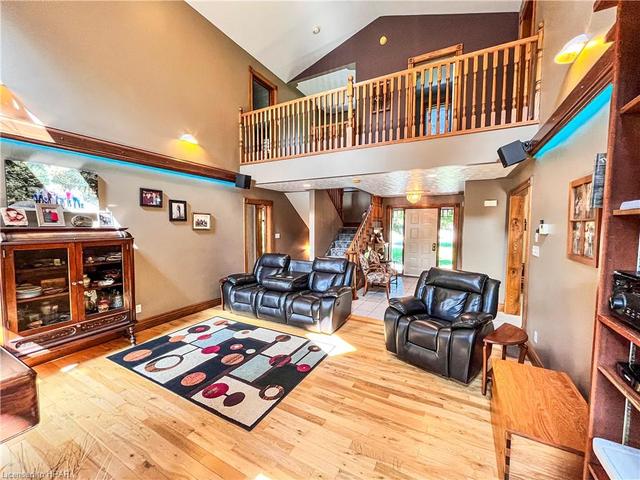 81276 Westmount Line, House detached with 3 bedrooms, 3 bathrooms and 10 parking in Ashfield Colborne Wawanosh ON | Image 7