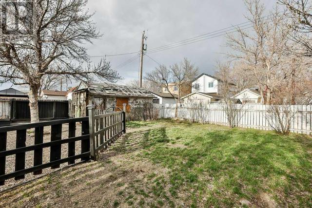 611 16 Street N, House detached with 2 bedrooms, 1 bathrooms and 2 parking in Lethbridge AB | Image 5