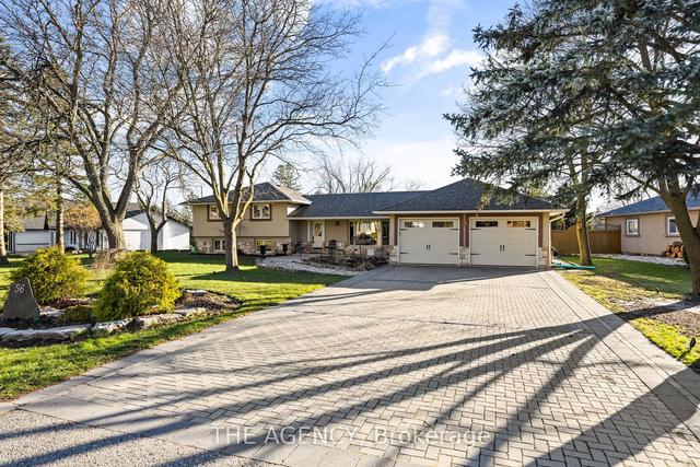 56 Noblewood Dr, House detached with 3 bedrooms, 2 bathrooms and 9 parking in King ON | Image 1