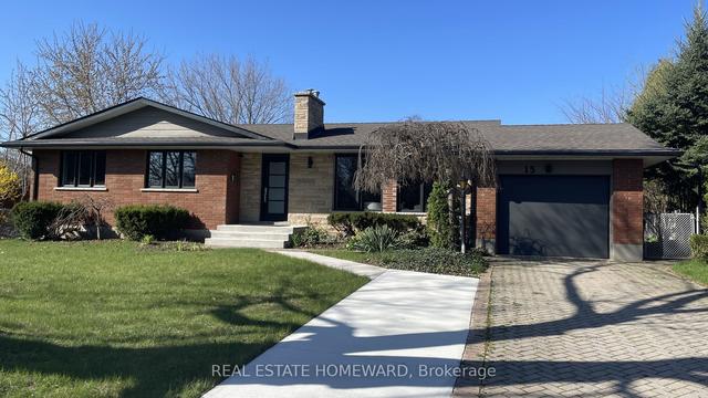 15 La Salle Dr, House detached with 3 bedrooms, 2 bathrooms and 3 parking in St. Catharines ON | Image 1