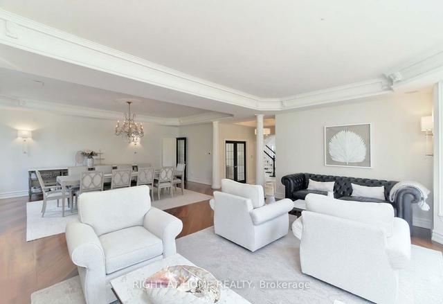 6 Hunthill Crt, House detached with 4 bedrooms, 7 bathrooms and 12 parking in Toronto ON | Image 4