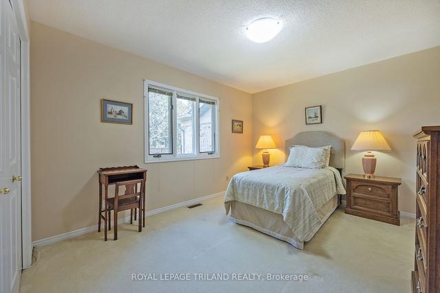 36 - 14 Doon Dr, Townhouse with 3 bedrooms, 2 bathrooms and 4 parking in London ON | Image 16