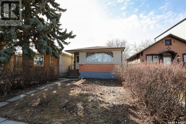 2108 Mcdonald Street, House detached with 4 bedrooms, 2 bathrooms and null parking in Regina SK | Image 2