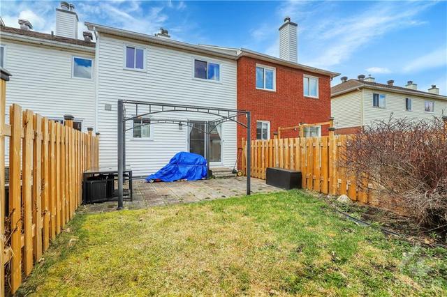 29 Whitegate Crescent, Townhouse with 3 bedrooms, 3 bathrooms and 3 parking in Ottawa ON | Image 26