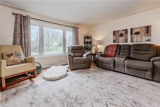 97 Applewood Cres, House detached with 3 bedrooms, 1 bathrooms and 5 parking in Guelph ON | Image 34