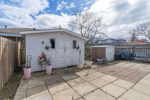 19 Netherly Dr, House detached with 3 bedrooms, 2 bathrooms and 3 parking in Toronto ON | Image 26