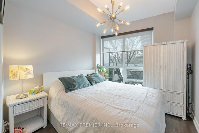 303 - 2212 Lake Shore Blvd W, Condo with 2 bedrooms, 2 bathrooms and 1 parking in Toronto ON | Image 2