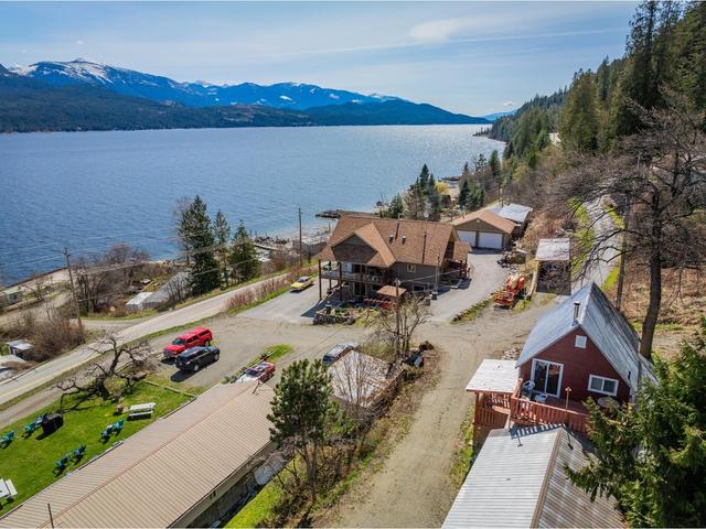 3553 Sprague Street, House detached with 2 bedrooms, 2 bathrooms and null parking in Central Kootenay D BC | Image 7