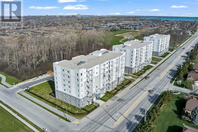 102 - 1675 Banwell, Condo with 2 bedrooms, 2 bathrooms and null parking in Windsor ON | Image 39
