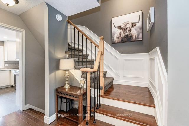 8 - 2260 Upper Middle Rd, Townhouse with 3 bedrooms, 4 bathrooms and 2 parking in Burlington ON | Image 5