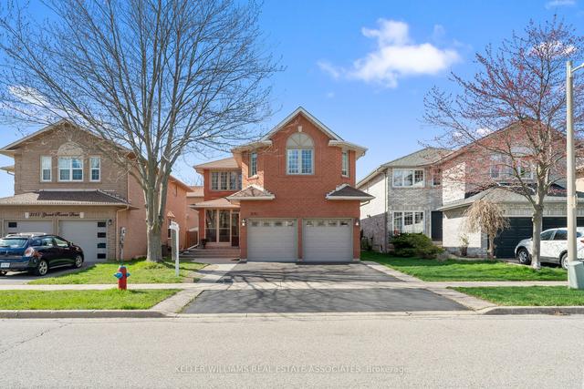 2151 Grand Ravine Dr, House detached with 5 bedrooms, 5 bathrooms and 5 parking in Oakville ON | Image 1