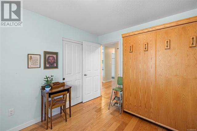 Second Bedroom with Murphy Bed | Image 27