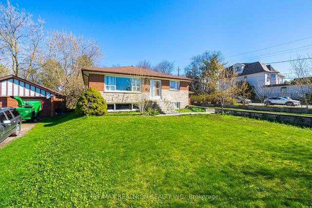 108 Garden Ave, House detached with 3 bedrooms, 1 bathrooms and 8 parking in Richmond Hill ON | Image 6