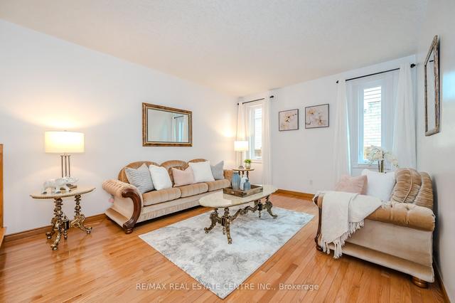 7 Parker Pl, House detached with 4 bedrooms, 2 bathrooms and 4 parking in Guelph ON | Image 23