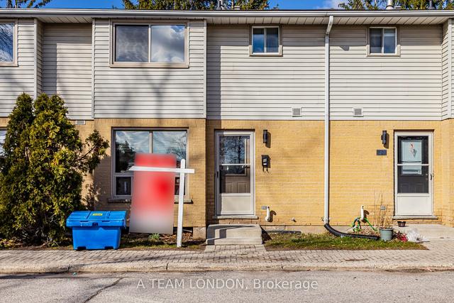 56 - 35 Waterman Ave, Townhouse with 3 bedrooms, 2 bathrooms and 1 parking in London ON | Image 1