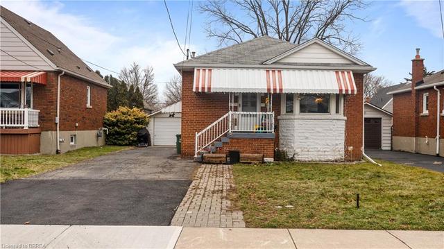 266 East 34th Street, House detached with 3 bedrooms, 2 bathrooms and 6 parking in Hamilton ON | Image 1