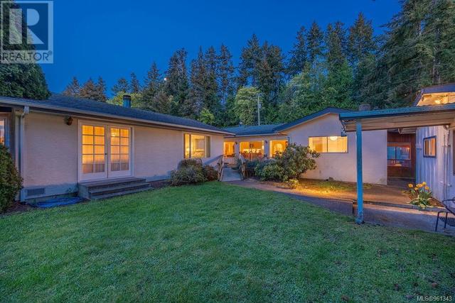 8028 Lantzville Rd, House detached with 4 bedrooms, 3 bathrooms and 4 parking in Lantzville BC | Image 45