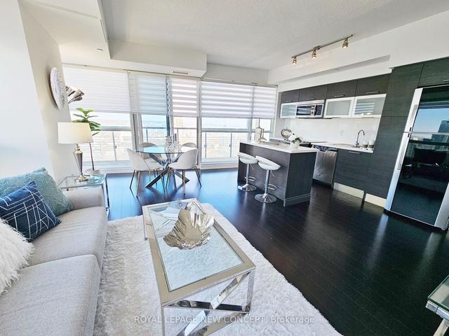 4102 - 386 Yonge St, Condo with 2 bedrooms, 2 bathrooms and 1 parking in Toronto ON | Image 17