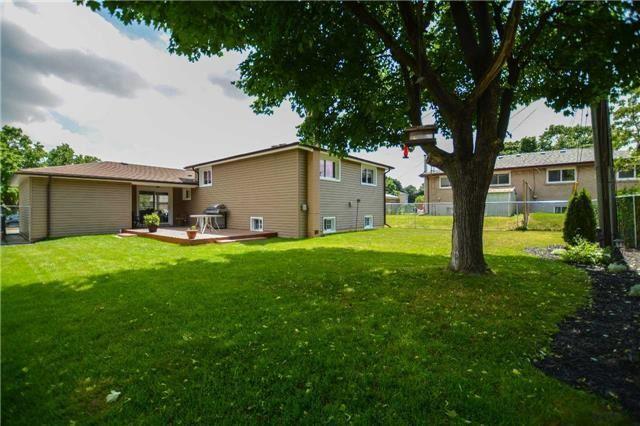 25 Bedford Cres, House detached with 3 bedrooms, 3 bathrooms and 4 parking in Brampton ON | Image 19