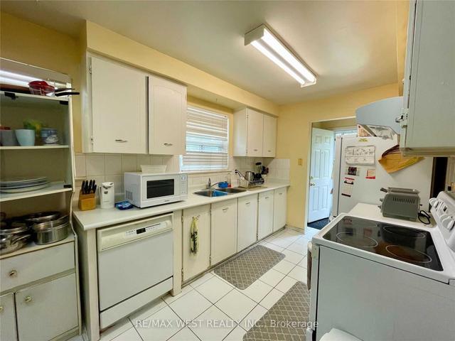 62 Avening Dr, House detached with 3 bedrooms, 2 bathrooms and 4 parking in Toronto ON | Image 23