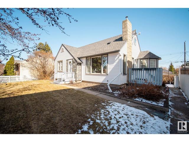 9249 86 St Nw, House detached with 3 bedrooms, 2 bathrooms and null parking in Edmonton AB | Image 1