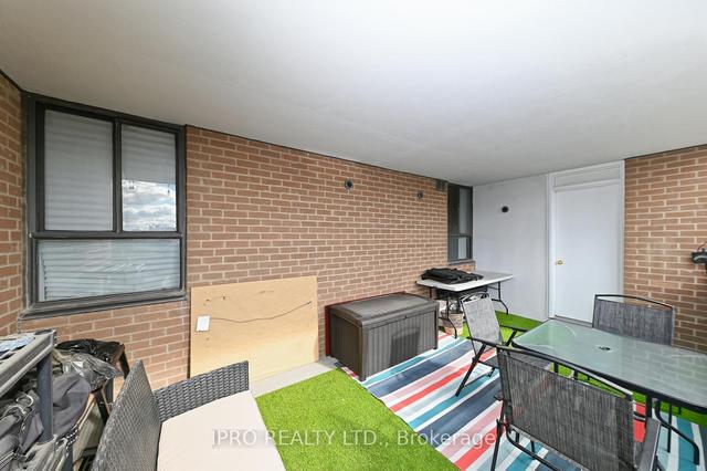 511 - 4 Lisa St, Condo with 3 bedrooms, 2 bathrooms and 1 parking in Brampton ON | Image 3
