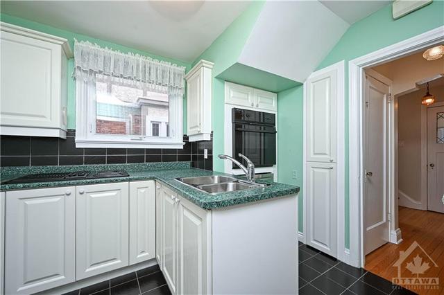 369 Main Street, House detached with 3 bedrooms, 2 bathrooms and 3 parking in Ottawa ON | Image 12