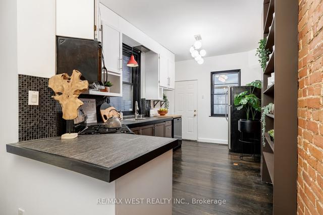 2185 Dundas St W, House attached with 3 bedrooms, 3 bathrooms and 0 parking in Toronto ON | Image 38
