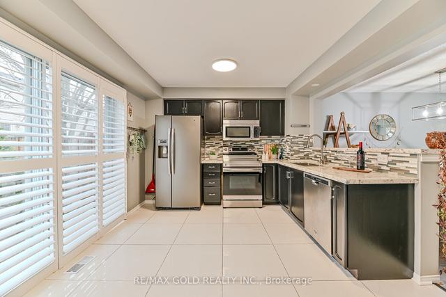 12 - 2300 Brays Lane, Townhouse with 3 bedrooms, 3 bathrooms and 2 parking in Oakville ON | Image 4