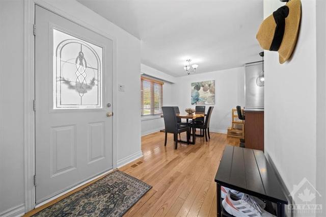 21 Wedgewood Crescent, House detached with 3 bedrooms, 2 bathrooms and 3 parking in Ottawa ON | Image 11