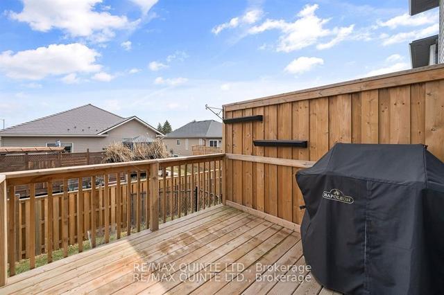 27 Dewal Pl, House attached with 3 bedrooms, 4 bathrooms and 3 parking in Belleville ON | Image 26
