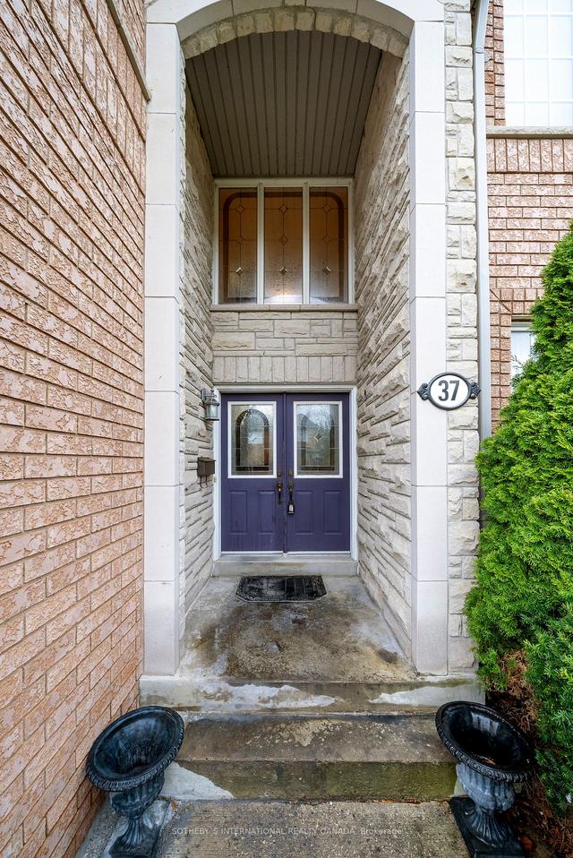 37 Green Meadow Cres, House detached with 4 bedrooms, 4 bathrooms and 4 parking in Richmond Hill ON | Image 12