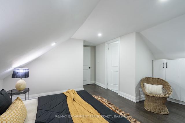 25 East 24th St, House detached with 3 bedrooms, 2 bathrooms and 1 parking in Hamilton ON | Image 17