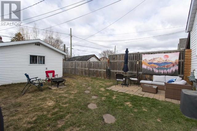 236 Pruden St, House detached with 2 bedrooms, 1 bathrooms and null parking in Thunder Bay ON | Image 25