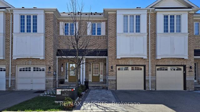 13315 Bathurst St E, House attached with 3 bedrooms, 3 bathrooms and 3 parking in Richmond Hill ON | Image 1