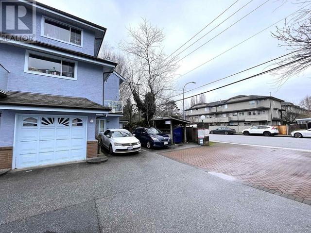 8780 Bennett Road, House attached with 3 bedrooms, 3 bathrooms and 2 parking in Richmond BC | Image 2