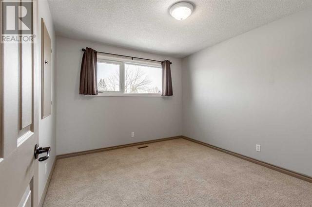 1912 18 Street N, House detached with 4 bedrooms, 2 bathrooms and 4 parking in Lethbridge AB | Image 19