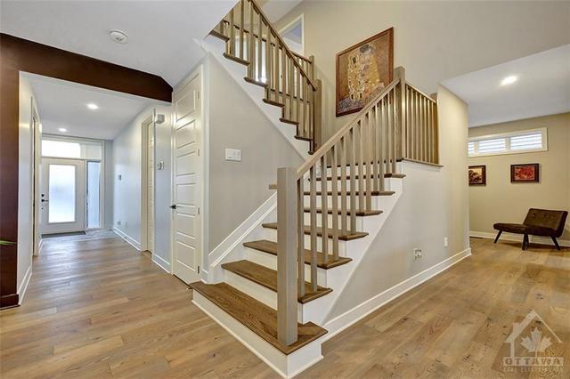 68 Hubble Heights, House detached with 4 bedrooms, 3 bathrooms and 6 parking in Ottawa ON | Image 3