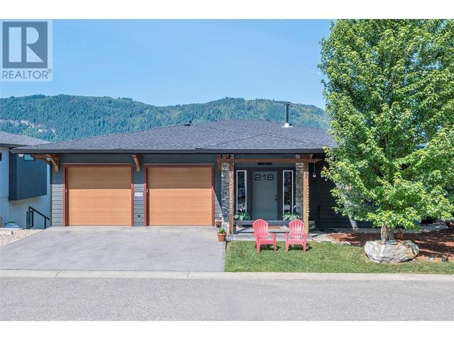 218 Sunset Drive, House detached with 3 bedrooms, 3 bathrooms and 5 parking in Sicamous BC | Image 2